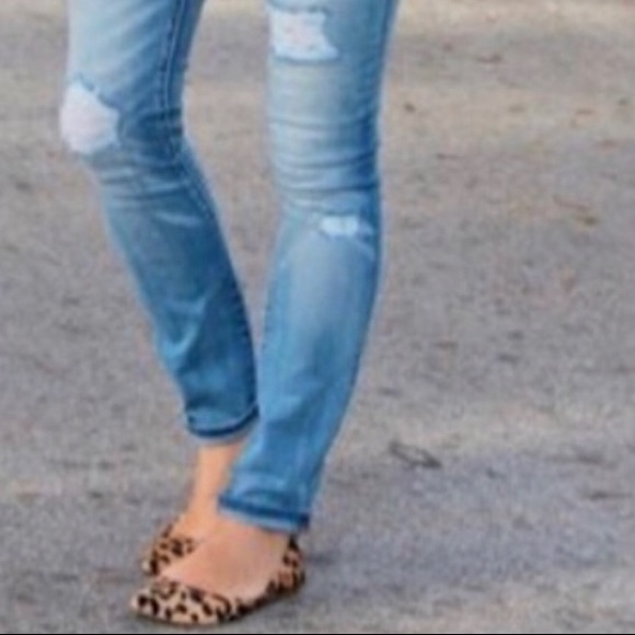 🔥SALE🔥Vegan Leather Animal Print Flat shoes - Picture 3 of 8